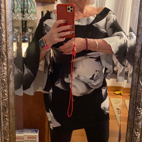 Dress - Picture 4 of 7